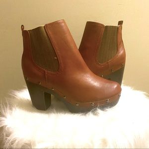 Cute Bohemian style booties 👢🤎.